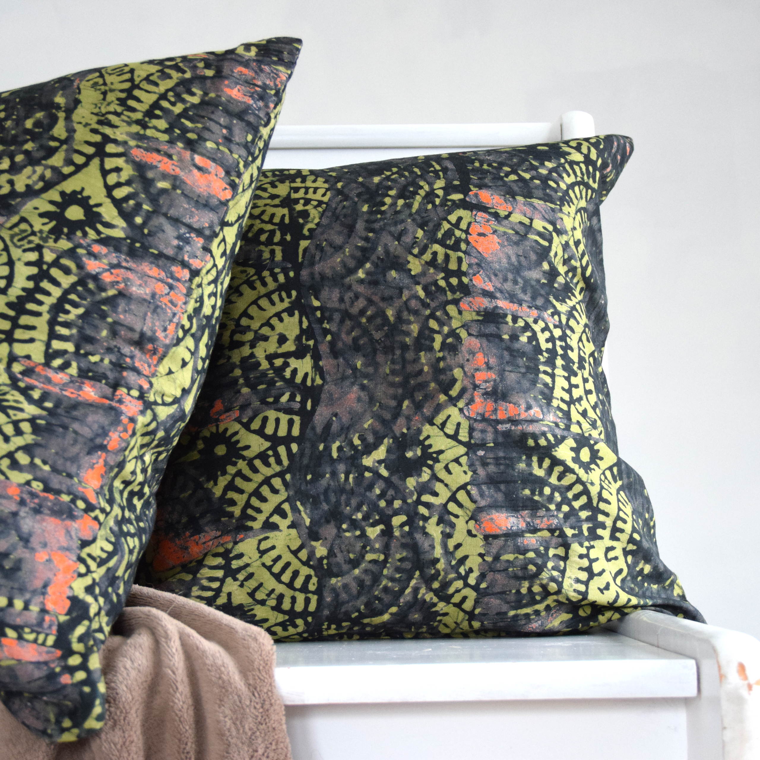 Chirimo cushion cover - Image 2